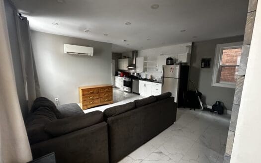 76 Burlington St, Hamilton